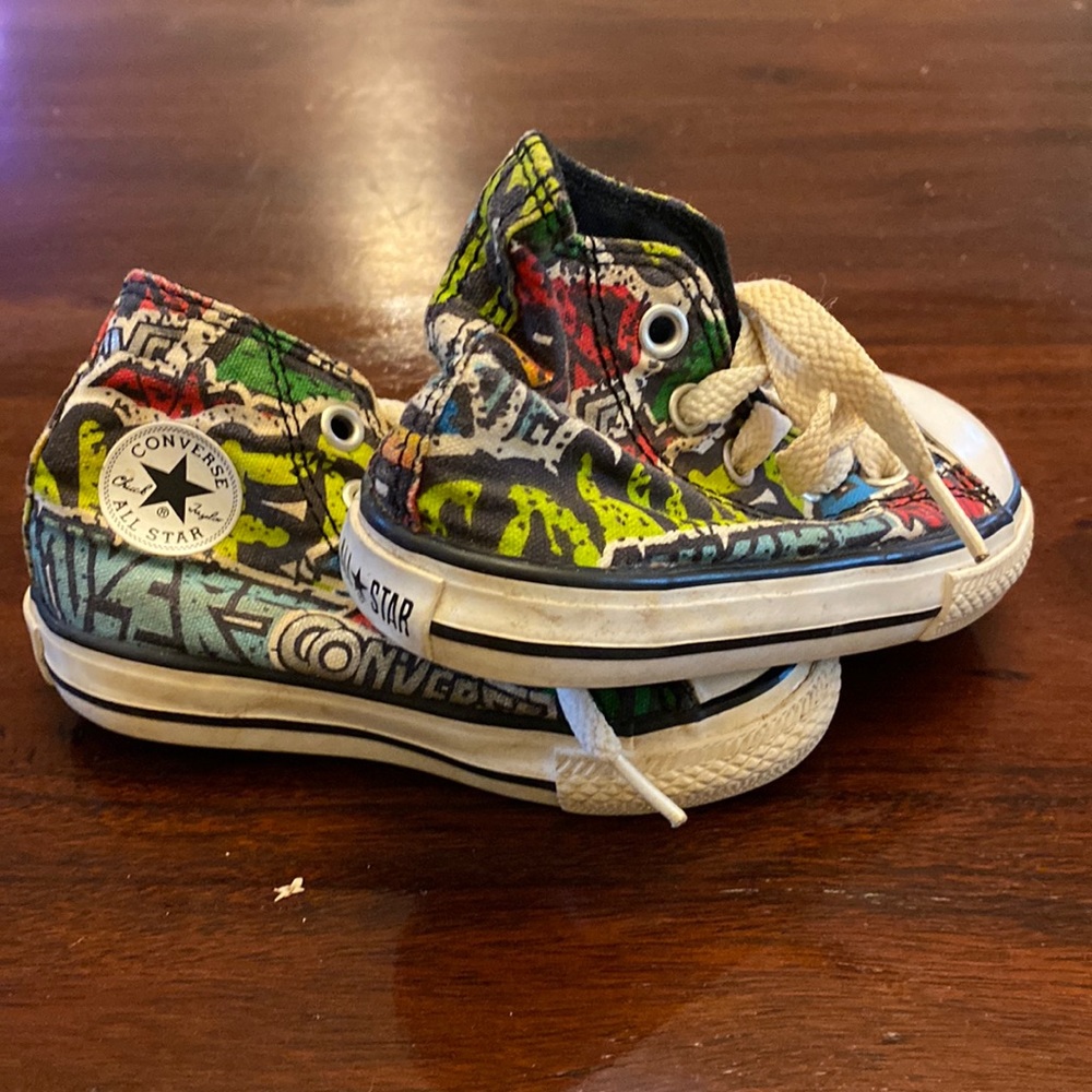 Sz 5 Toddler Grafitti high top converse